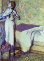 jungen Mädchen ihr Haar 1894 Edgar Degas Flechten